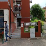 Chowdhury House B&B 메스트레