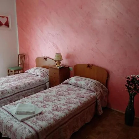 Bed & Breakfast Chowdhury House *