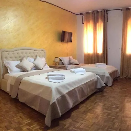 Chowdhury House * メストレ