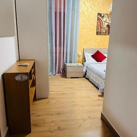 Chowdhury House Bed & Breakfast Mestre